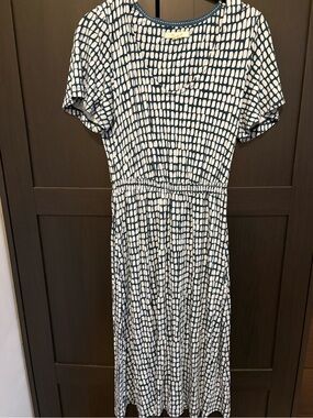 White Stuff (🇬🇧) super soft, patterned dress, size 4